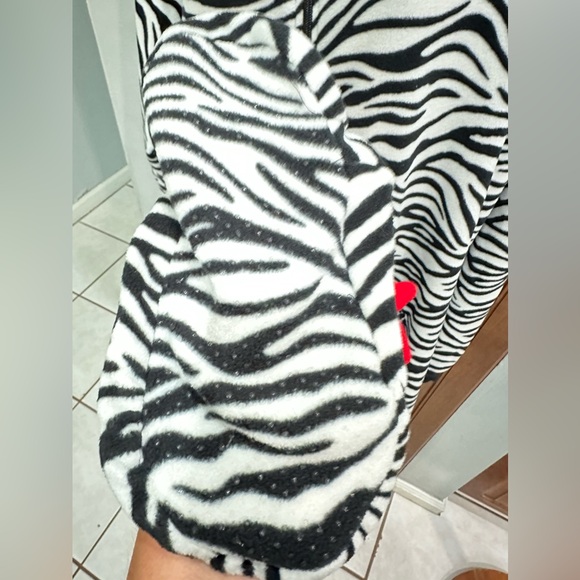 New Betty Boop Onesie - Picture 6 of 7